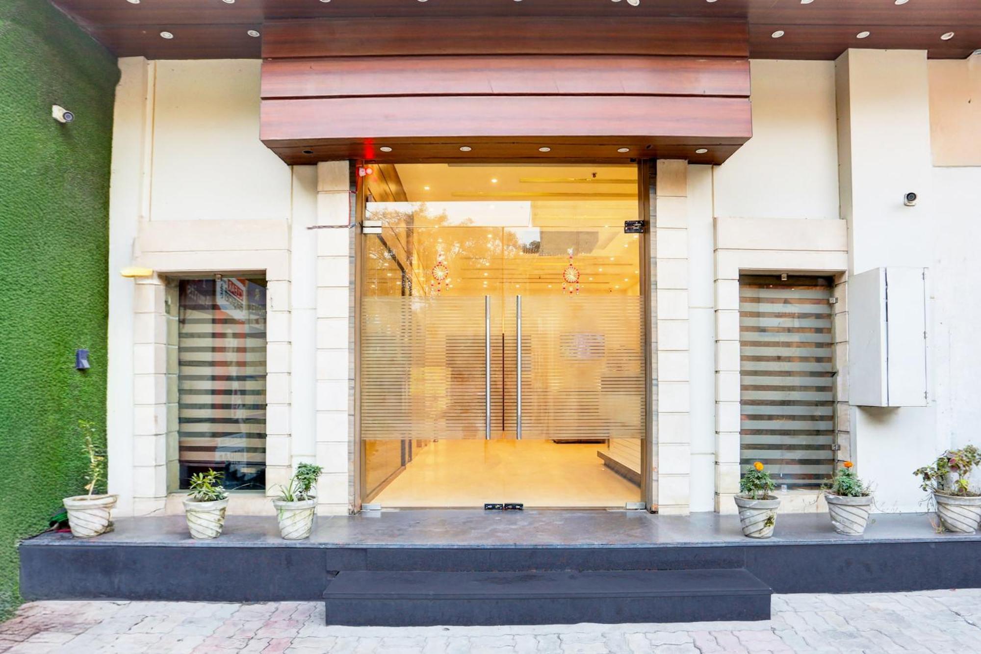 Hotel Super Collection O Amritsar Near Bus Stand Extérieur photo